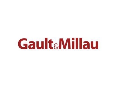 Jesacherhof: Gourmethotel in Österreich Gault&Millau Logo in roter Schrift auf weißem Hintergrund